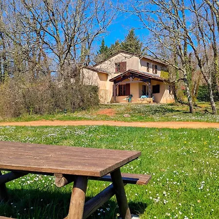 Gîte Domaine De Gavaudun